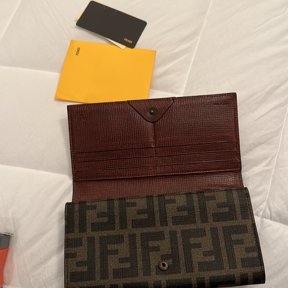 Fendi wallet - Picture 2 of 3